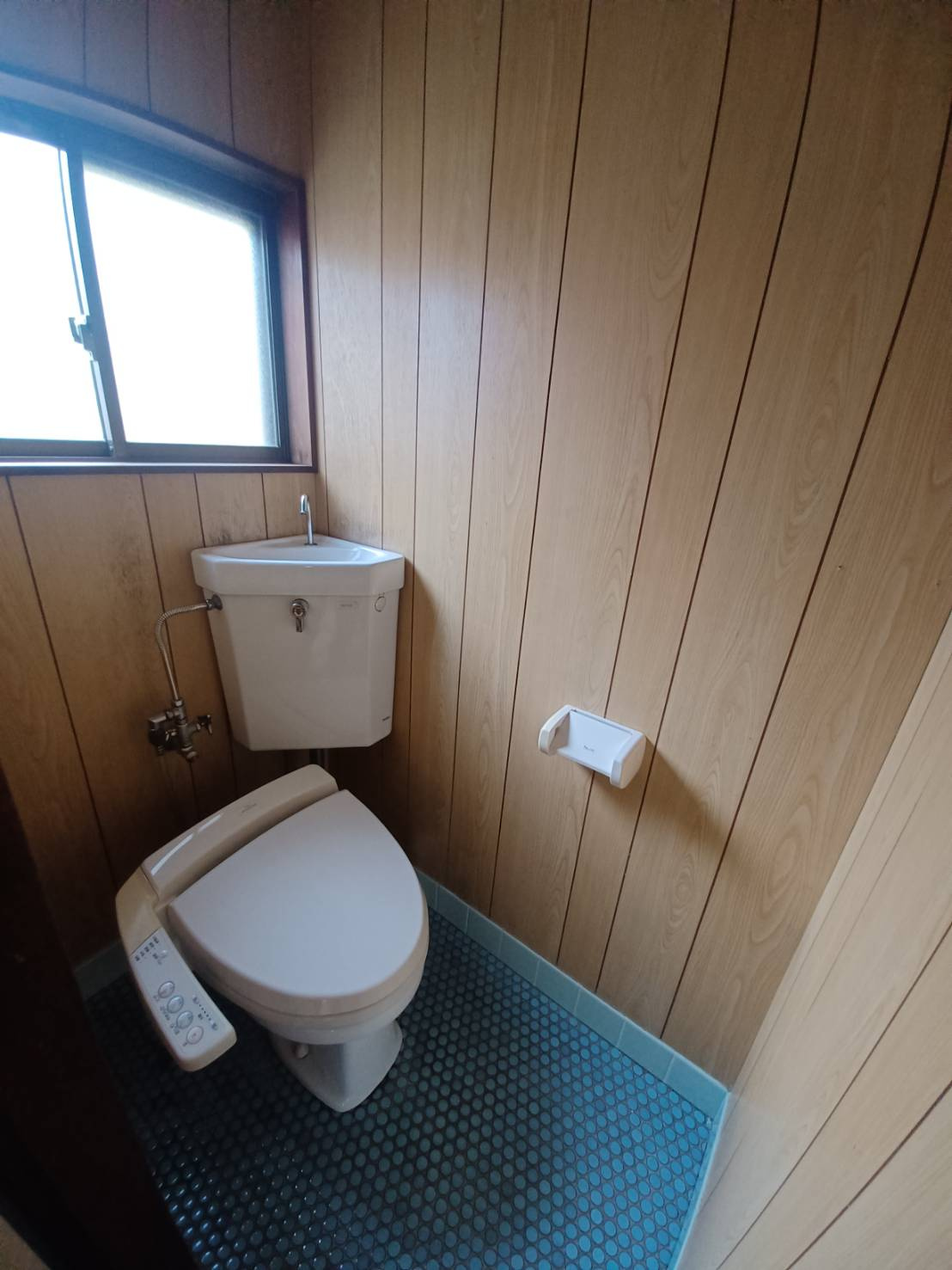 みどり宅建寺前貸家のトイレ