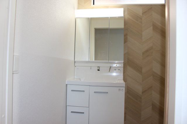 小倉南区湯川新町4丁目4期の独立洗面台