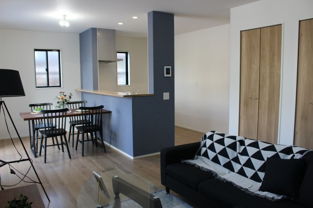 小倉南区湯川新町4丁目4期の居間・リビング