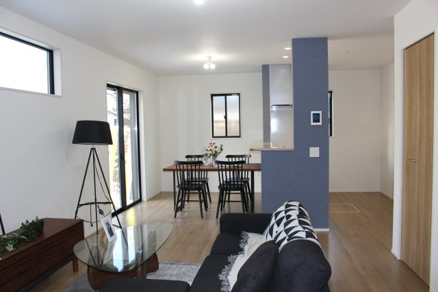 小倉南区湯川新町4丁目4期の居間・リビング