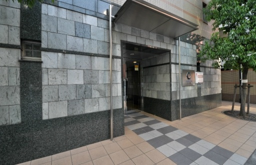 カスタリア神保町のエントランス|落ち着いたエントランスです