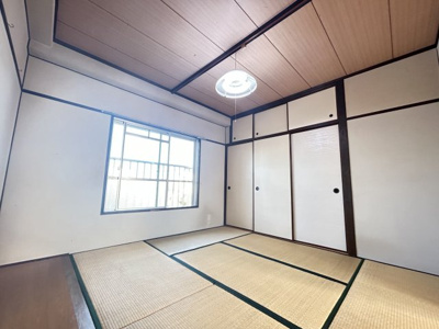 【和室】 | アイコーポ | 押入れがあり、日用品や布団など収納できます