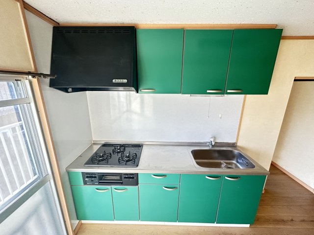 【キッチン】 | アイコーポ | 上下に収納スペースがあり、整理整頓できスッキリします！