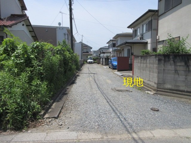 中古戸建　深谷市東方2086-7（リフォーム住宅）の前面道路含む現地写真