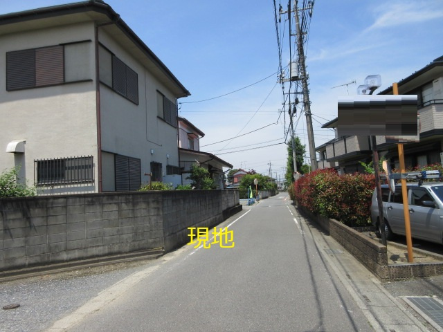 中古戸建　深谷市東方2086-7（リフォーム住宅）の前面道路含む現地写真