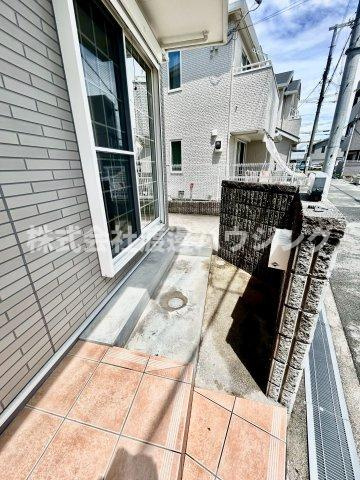 江坂町３丁目戸建賃貸の庭