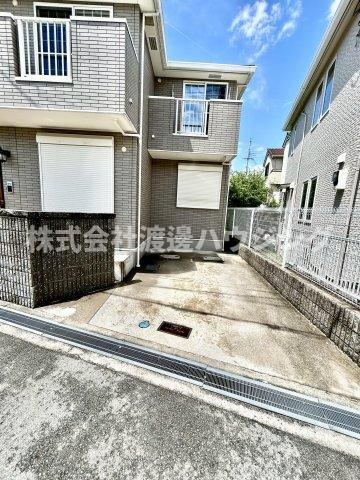 江坂町３丁目戸建賃貸の駐車場|付帯駐車場