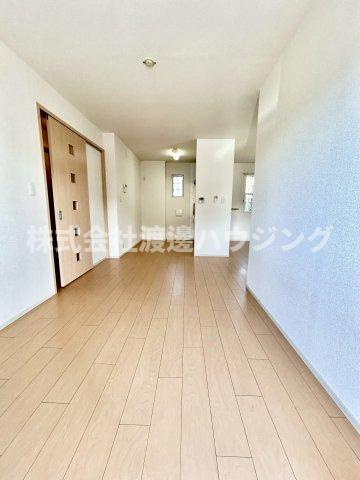 江坂町３丁目戸建賃貸の居間・リビング