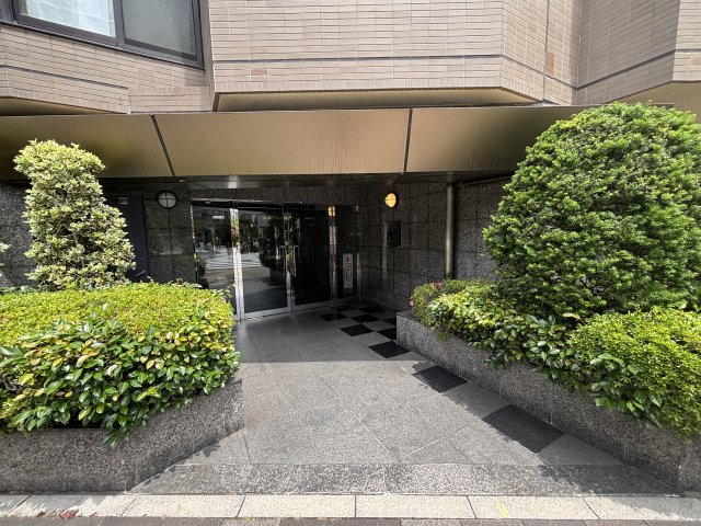 東京八重洲アムフラットのエントランス