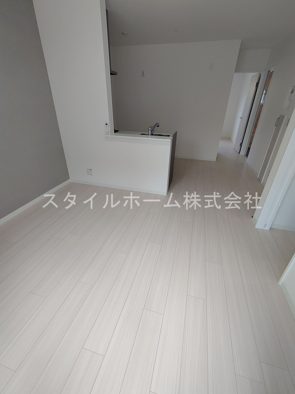 Aiの居間・リビング|同建物内別部屋の写真です。