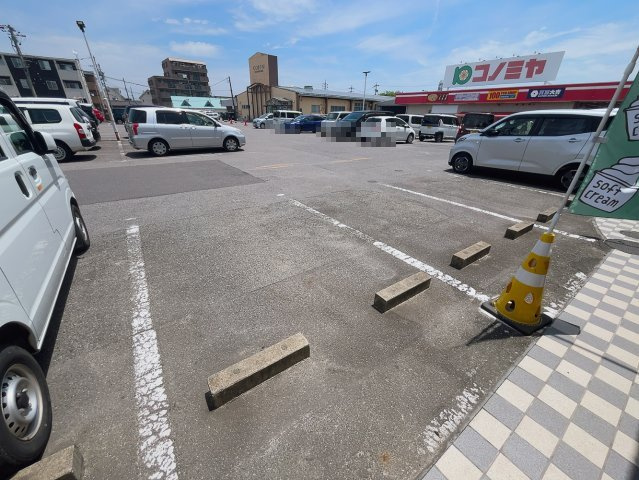 ピボット池下EAST　1階の駐車場