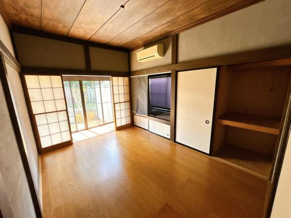 富士宮市浅間町の中古一戸建|【1階洋室】