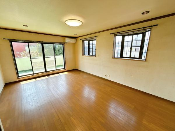 富士宮市浅間町の中古一戸建|【2階西側洋室】