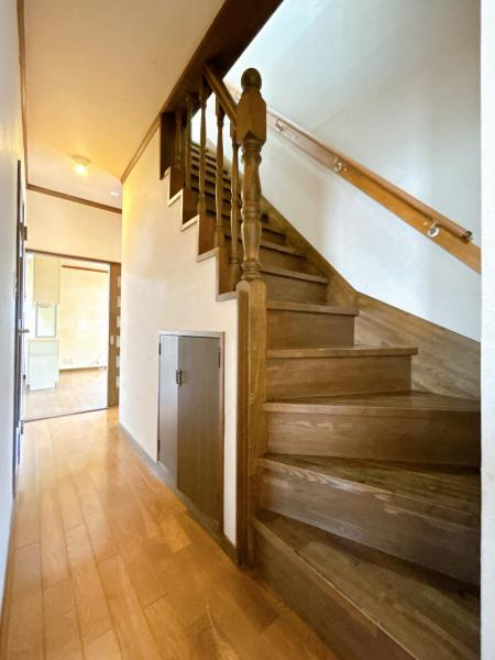 富士宮市浅間町の中古一戸建|【階段】