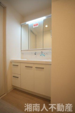 グランシティ湘南江ノ島の独立洗面台|使いやすい独立洗面台です