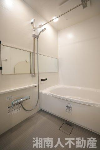 グランシティ湘南江ノ島の浴室|落ち着いた空間のお風呂です