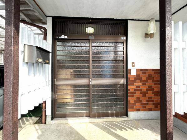 富士宮市大岩の中古一戸建|【現況販売】玄関（外観）