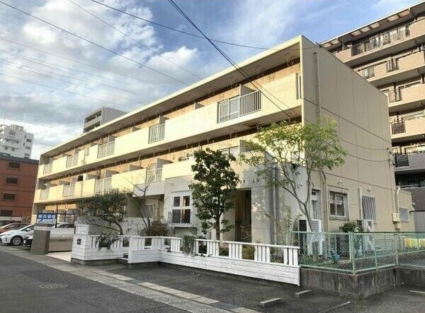 スチューデントハイツ原の外観