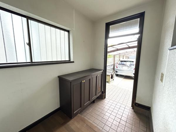 富士市三ツ沢の中古一戸建|【現況販売】玄関（内観）
