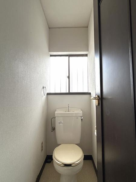 富士市三ツ沢の中古一戸建|【現況販売】2階トイレ