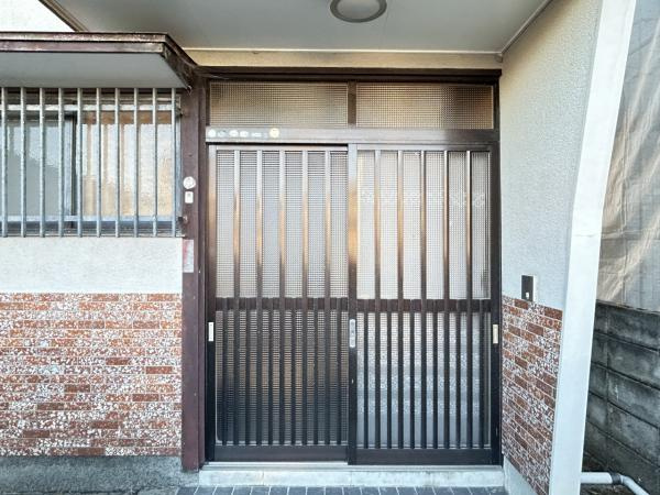 富士市中丸の中古一戸建|【玄関外観】