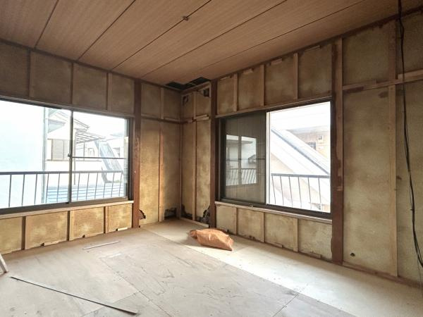 富士市中丸の中古一戸建|【リフォーム中】2階南側6帖洋室