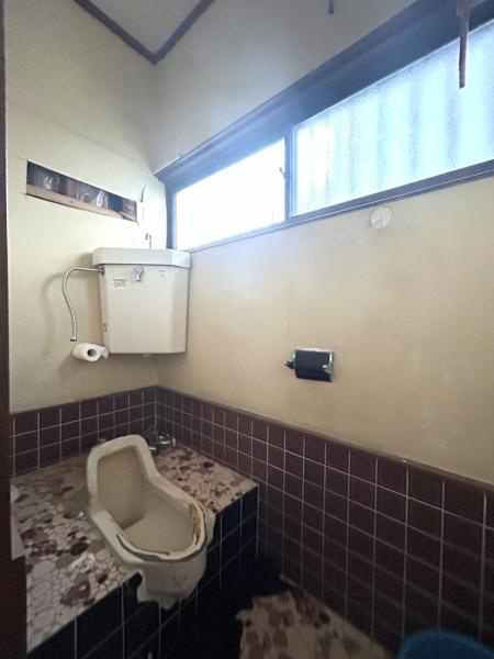 富士市中丸の中古一戸建|【リフォーム中】トイレ