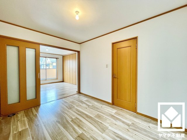 宇治市槇島町大川原の洋室