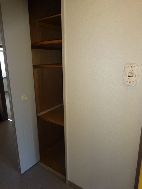 阪急逆瀬台アヴェルデ1番館の収納