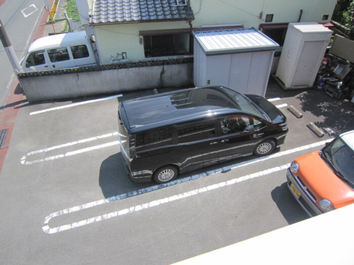 熊本市南区御幸笛田２丁目のアパートの駐車場