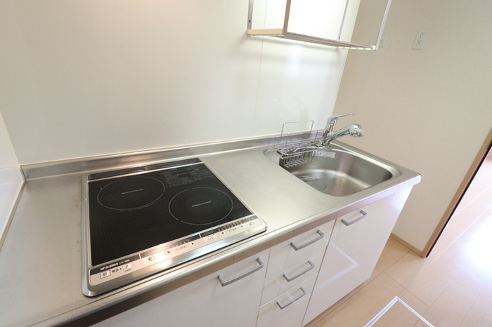 熊本市南区御幸笛田２丁目のアパートのキッチン