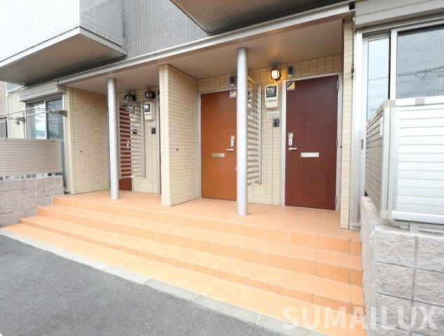 熊本市南区良町３丁目のアパートのエントランス