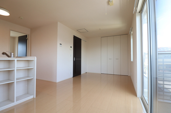 熊本市南区良町３丁目のアパートの居間・リビング