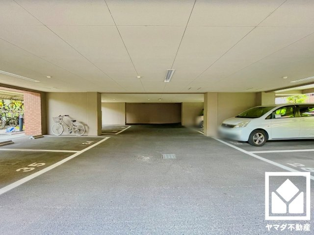 パデシオン宇治伊勢田２番館の駐車場