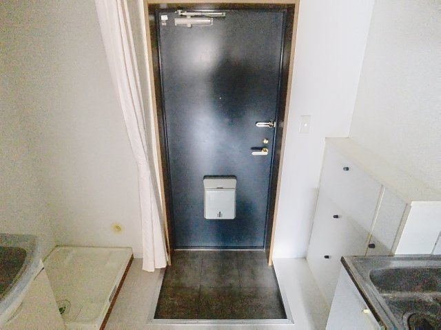 ドリームパレス荒楯の玄関