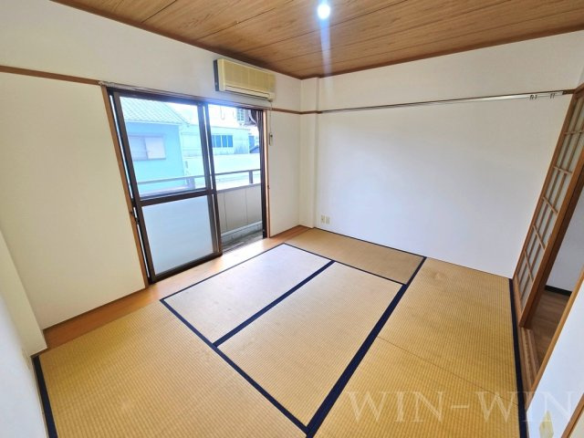 プチメゾン井原の居間・リビング