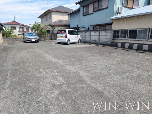 プチメゾン井原の駐車場
