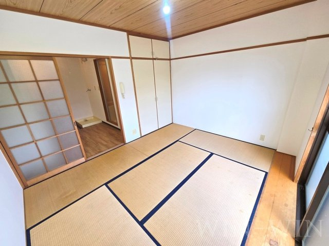 プチメゾン井原の居間・リビング