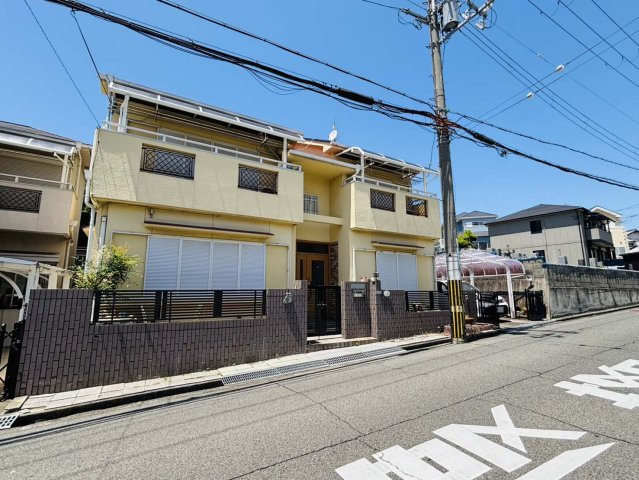 熊取町桜が丘1丁目　中古戸建の前面道路含む現地写真