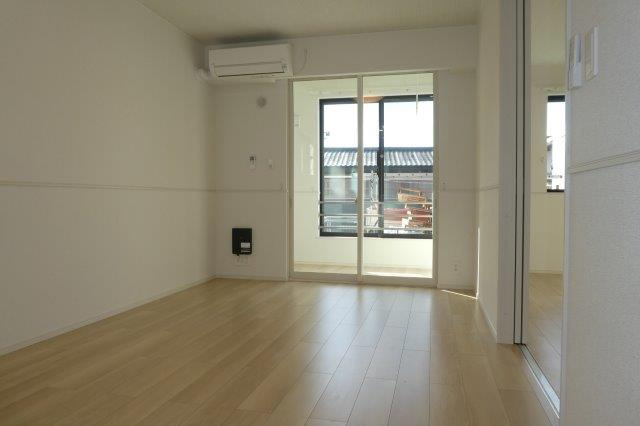 レジディア総社Aの居間・リビング