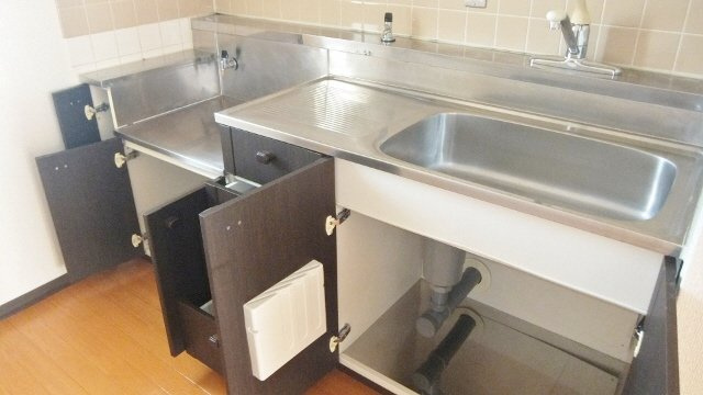 フレア・ウイング林のその他|広々としたキッチンです