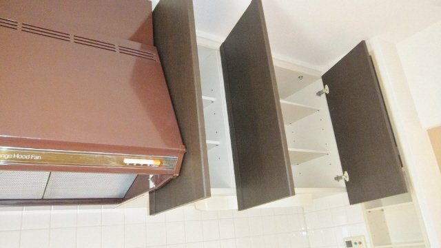 フレア・ウイング林の設備|キッチン上部に棚付いています