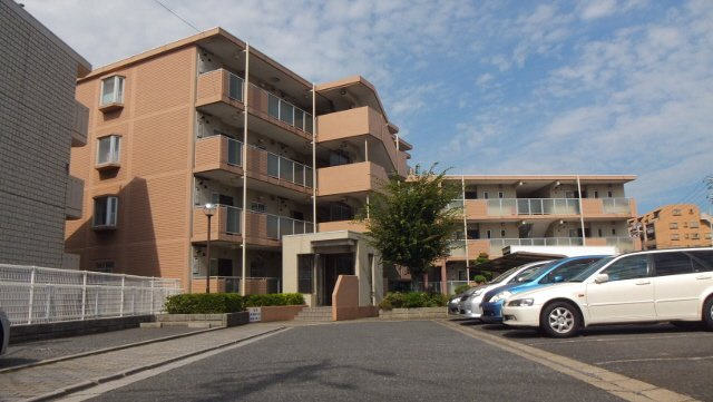 フレア・ウイング林の駐車場|敷地内に駐車場・駐輪場あります