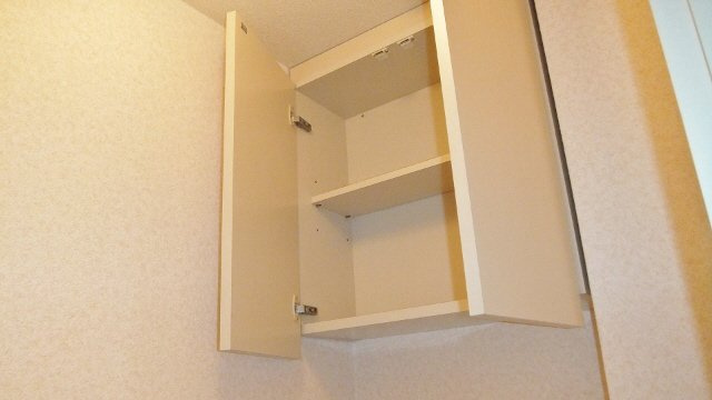 フレア・ウイング林のトイレ|トイレ上部に棚付いています