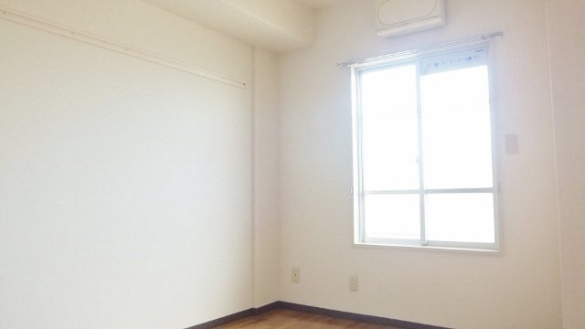 フレア・ウイング林の内装|北側洋室５帖