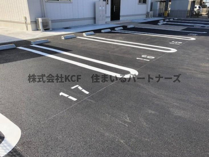 エスポワール合川B棟の駐車場|駐車場があるので、車を買う予定の方も安心です
