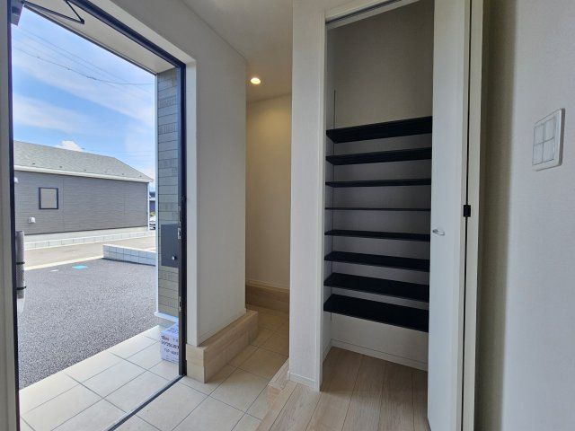 中津川市駒場第４のその他|玄関収納