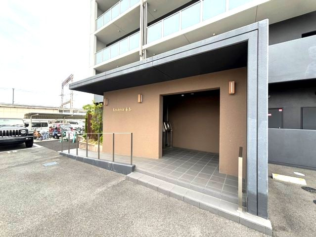 レジデンス喜志のエントランス