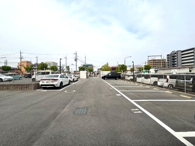 レジデンス喜志の駐車場
