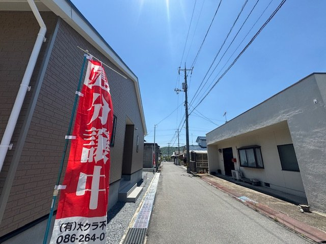 岡山市東区東平島　新築分譲住宅の前面道路含む現地写真|西道路、幅員約４ｍです。